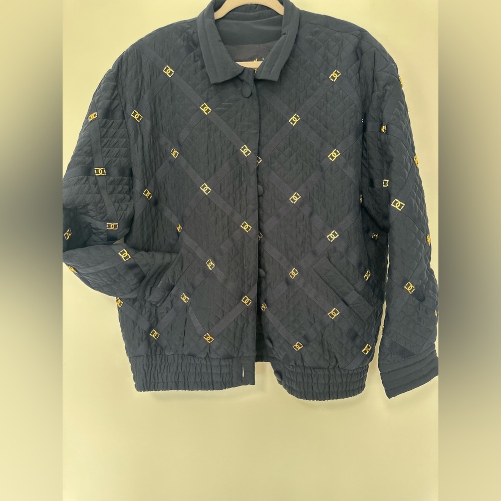 Peter Nygard Quilted Navy Women jacket  

Size - M